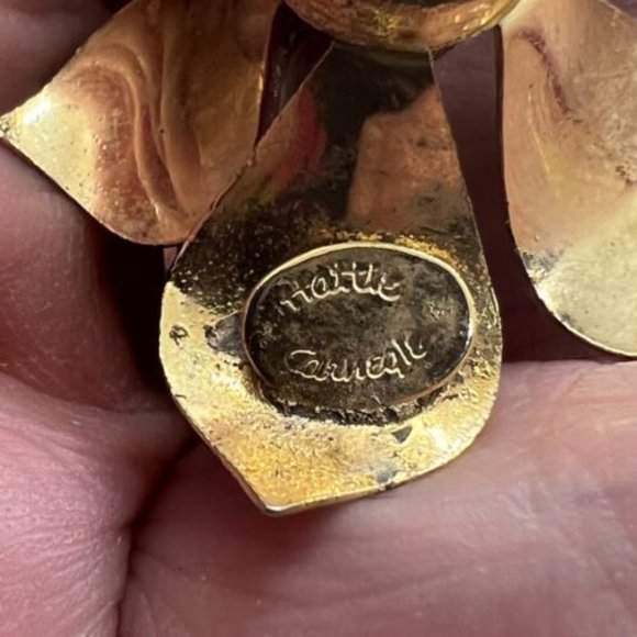 HATTIE CARNEGIE Vintage FLOWER BROOCH Pin Red Enamel Costume Jewelry - Picture 6 of 9